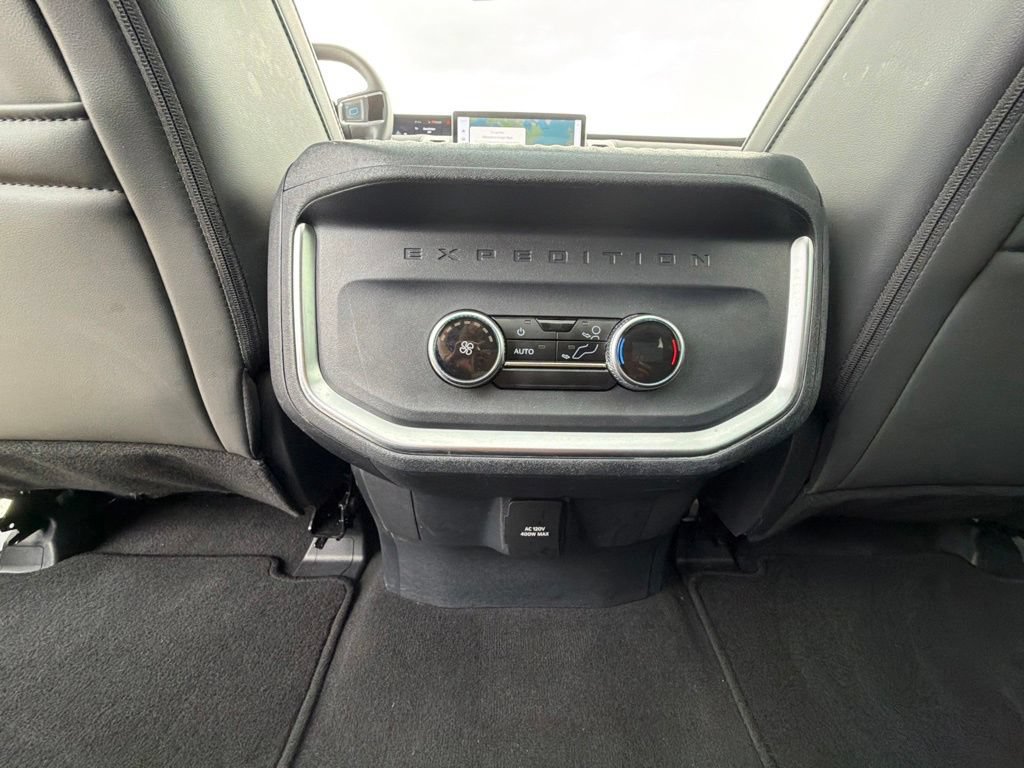 Used 2025 Ford Expedition Active AWD/4WD image 47