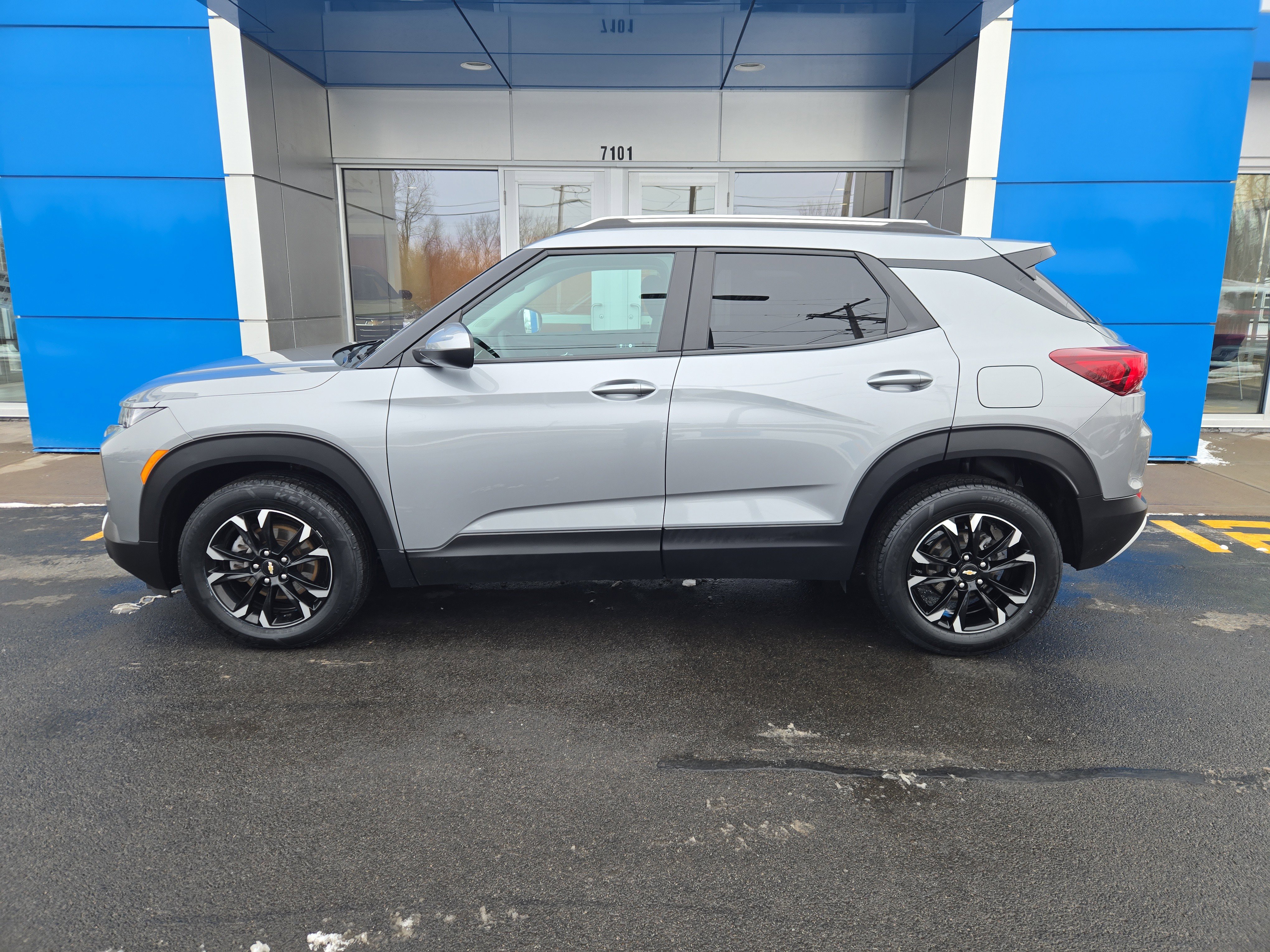 Certified 2023 Chevrolet TrailBlazer LT w/ Convenience Package image 6