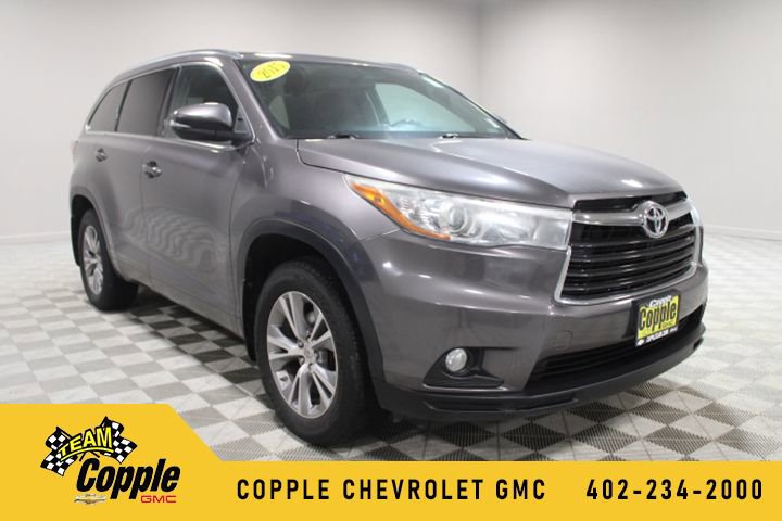 Used 2015 Toyota Highlander XLE image 1