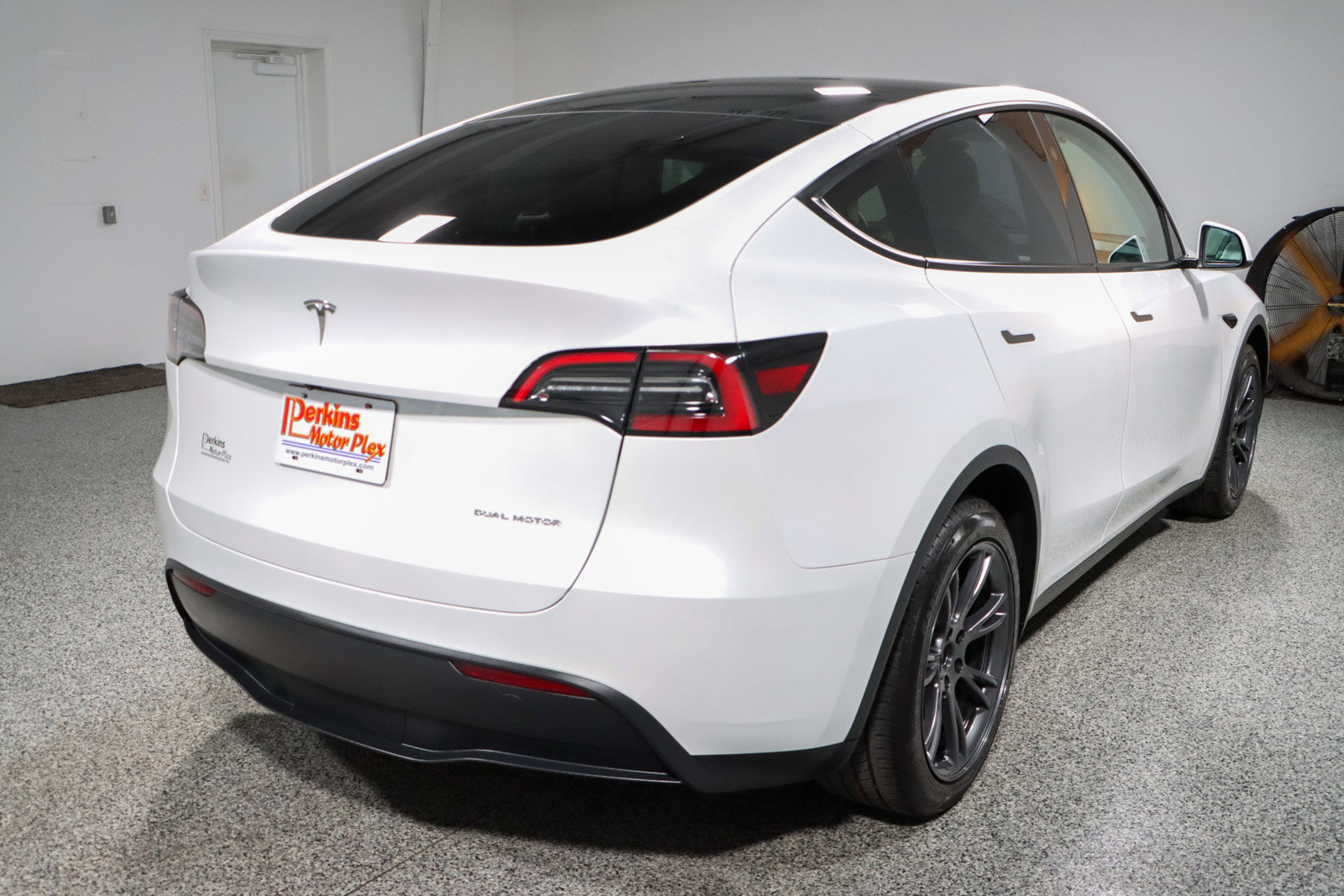 Used 2025 Tesla Model Y Long Range AWD/4WD image 7
