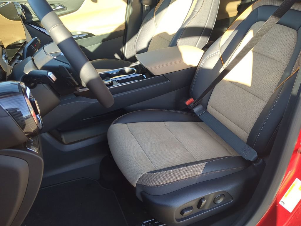 New 2026 Chevrolet Equinox ACTIV w/ Convenience Package III image 19