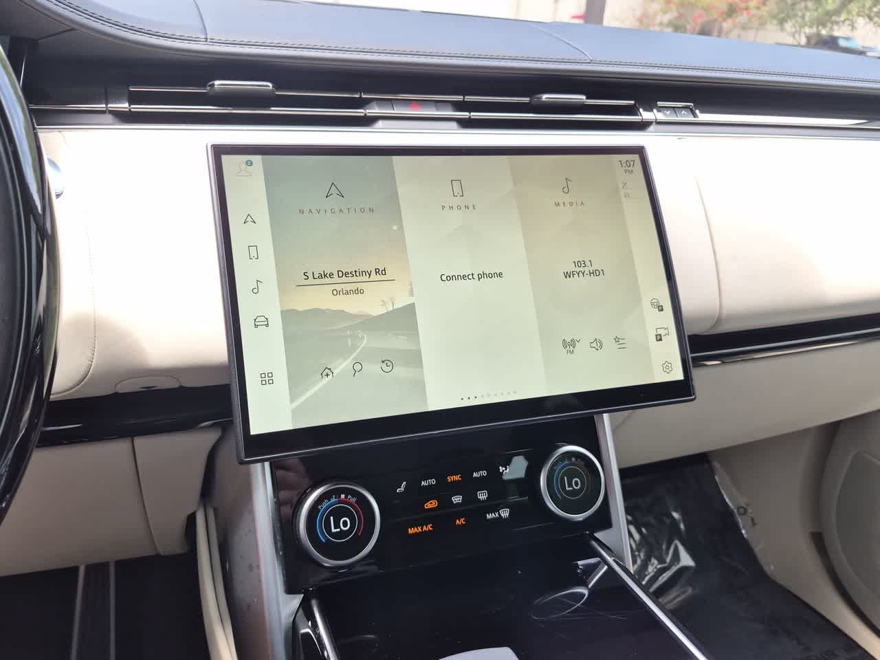 Certified 2023 Land Rover Range Rover SE AWD/4WD image 28
