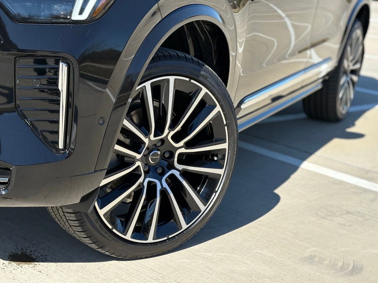 New 2026 Volvo XC90 B6 Plus w/ Protection Package Premier AWD/4WD image 9