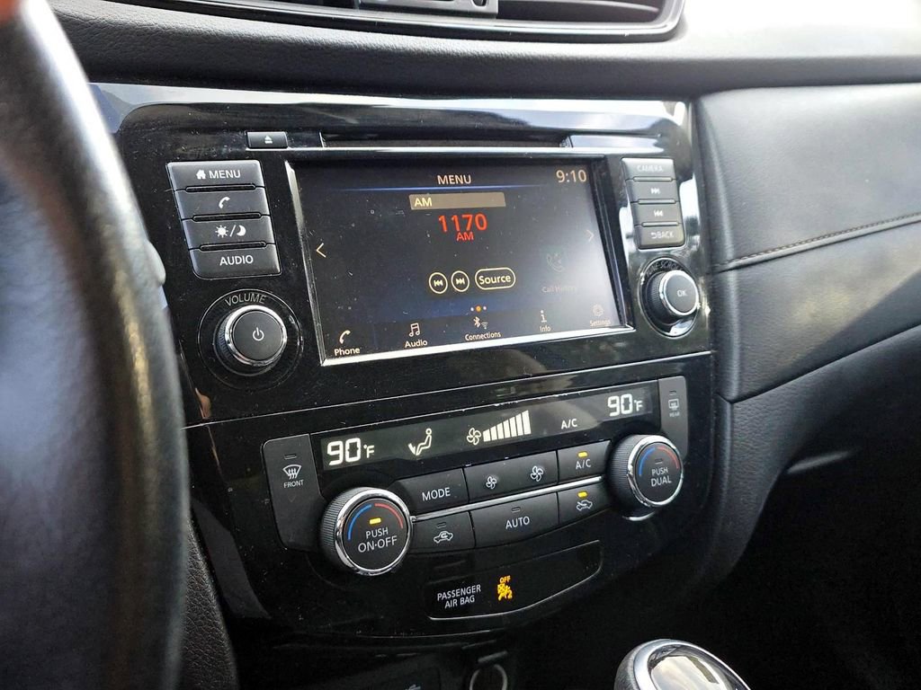 Used 2020 Nissan Rogue SV image 15