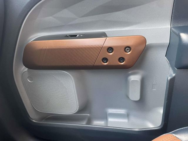 Used 2022 Ford Maverick Lariat image 28