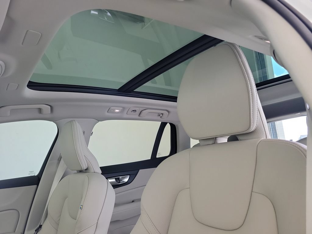 New 2026 Volvo V60 B5 Cross Country Plus w/ Climate Package AWD/4WD image 19
