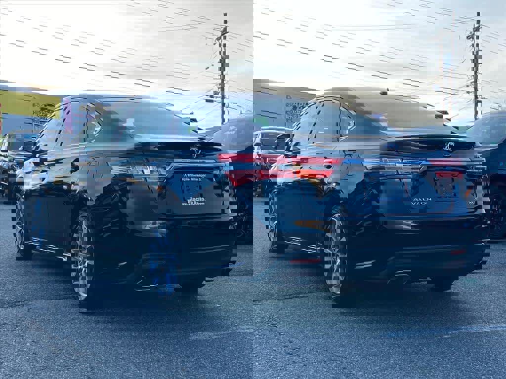 Used 2015 Toyota Avalon XLE Touring image 3