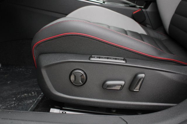 New 2026 Volkswagen GTI SE FWD image 4