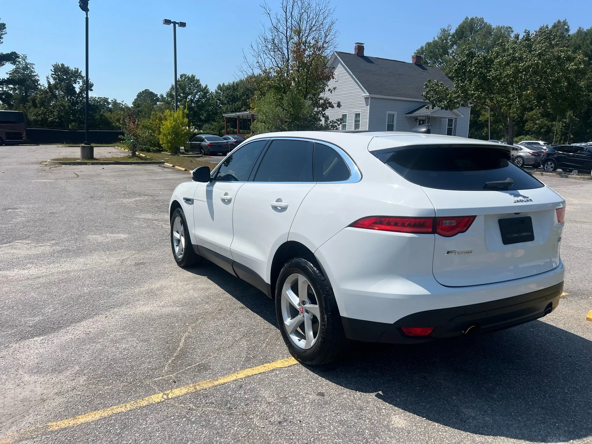 Used 2020 Jaguar F-PACE Premium image 9