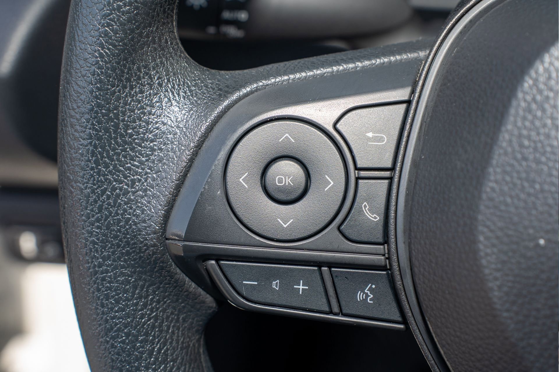 Used 2024 Toyota Corolla LE image 29