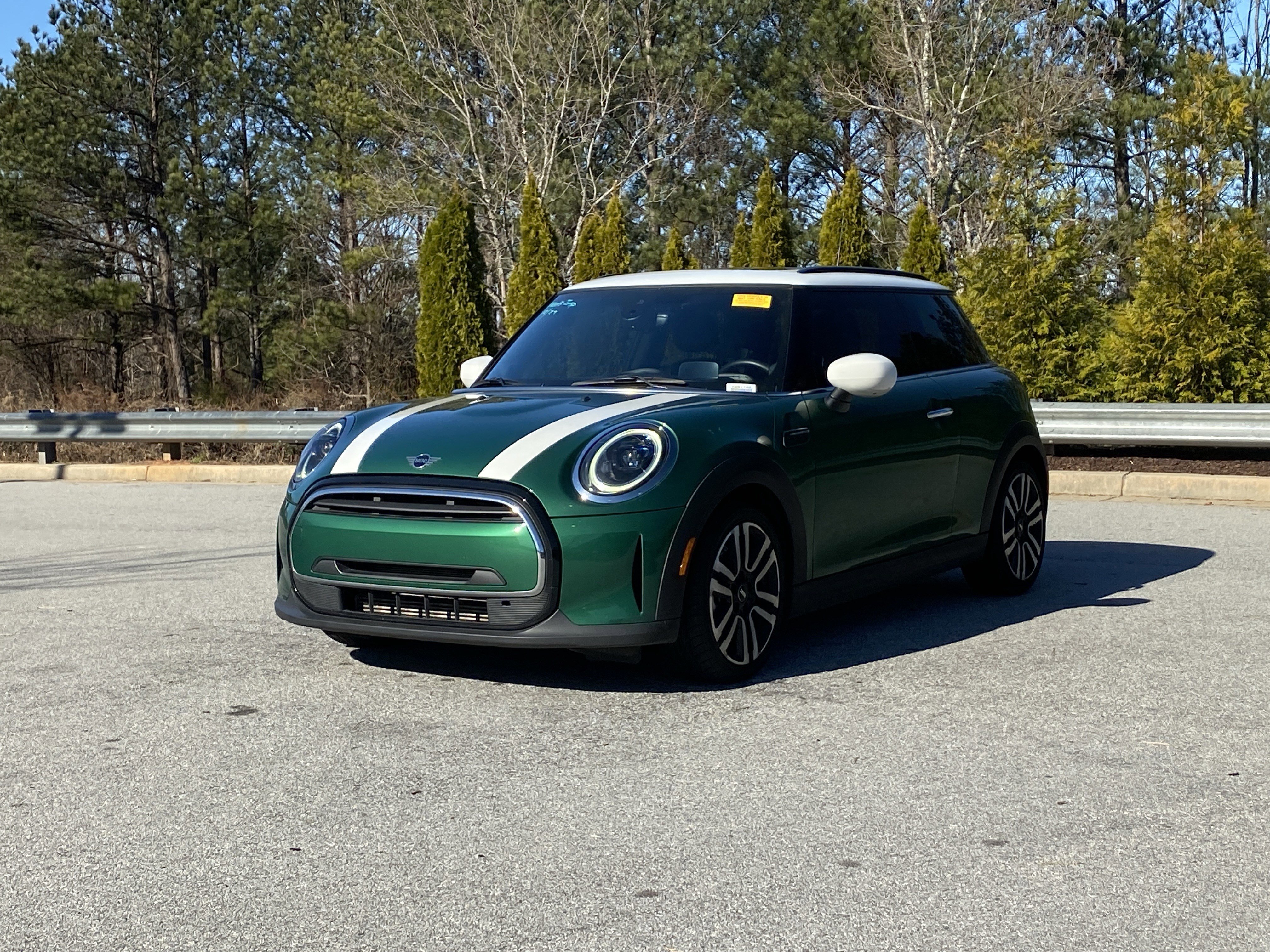 Used 2022 MINI Cooper 2-Door Hardtop image 13
