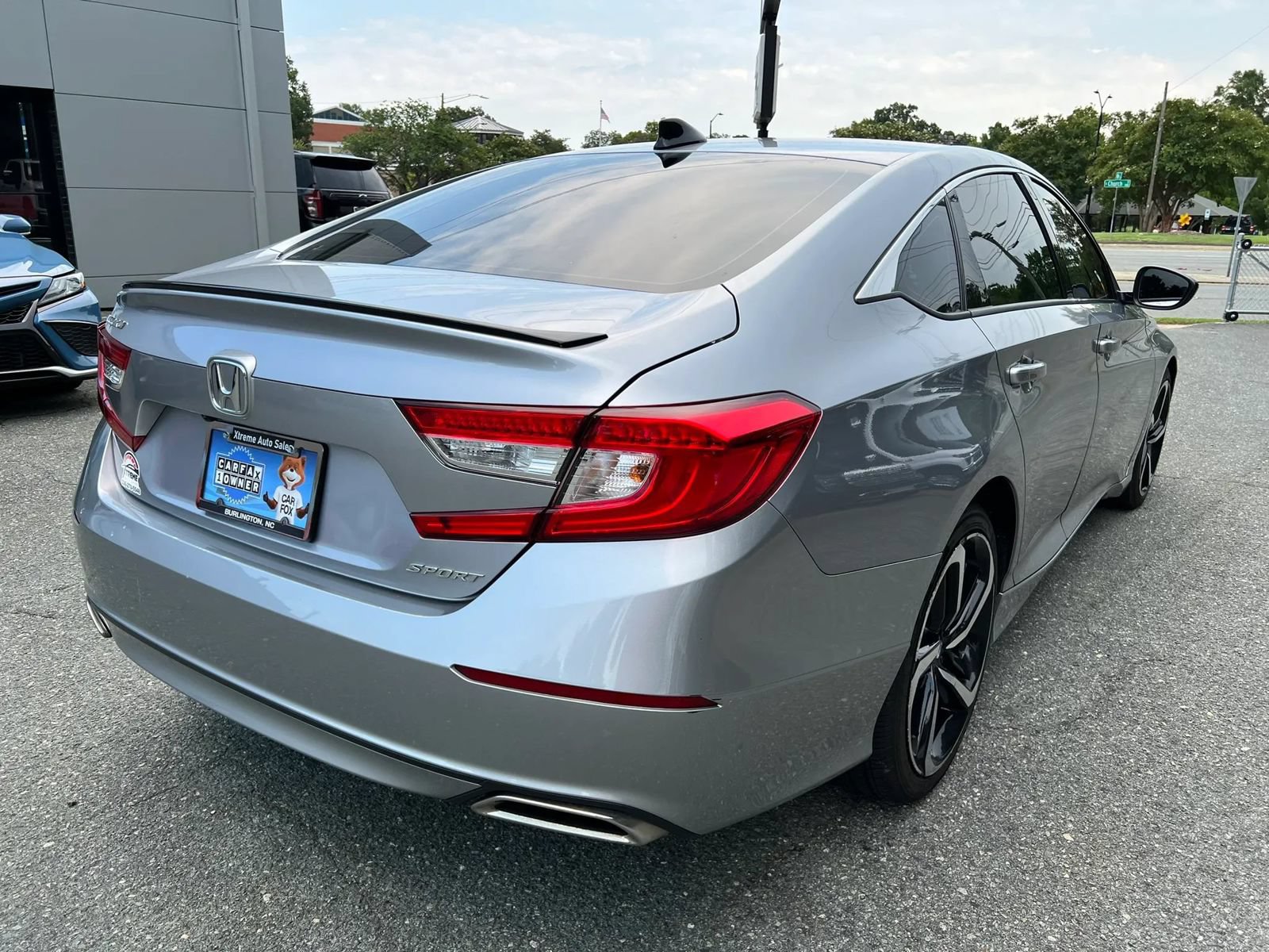 Used 2022 Honda Accord Sport image 4