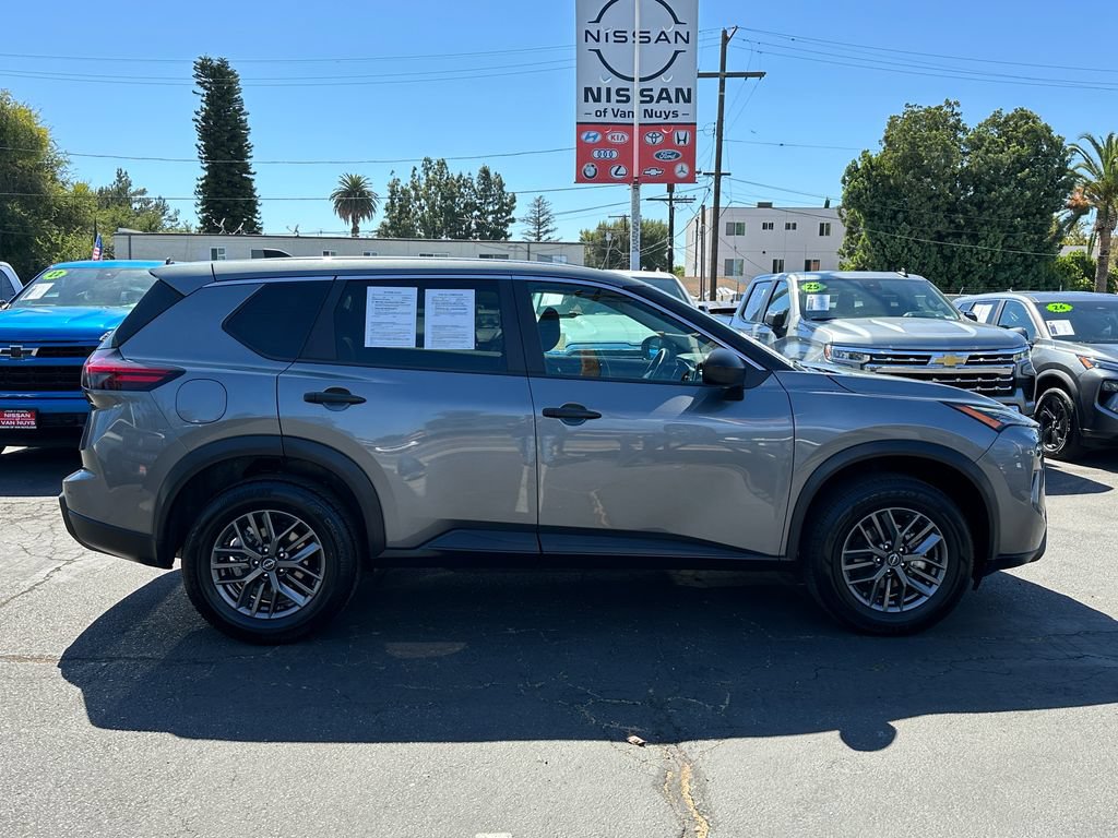 Used 2024 Nissan Rogue S FWD image 9