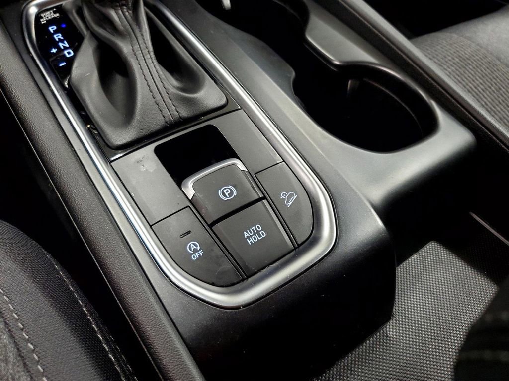 Used 2019 Hyundai Santa Fe SE image 18