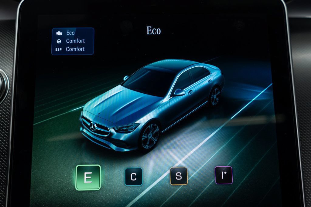 Used 2025 Mercedes-Benz C 300 4MATIC Sedan image 21