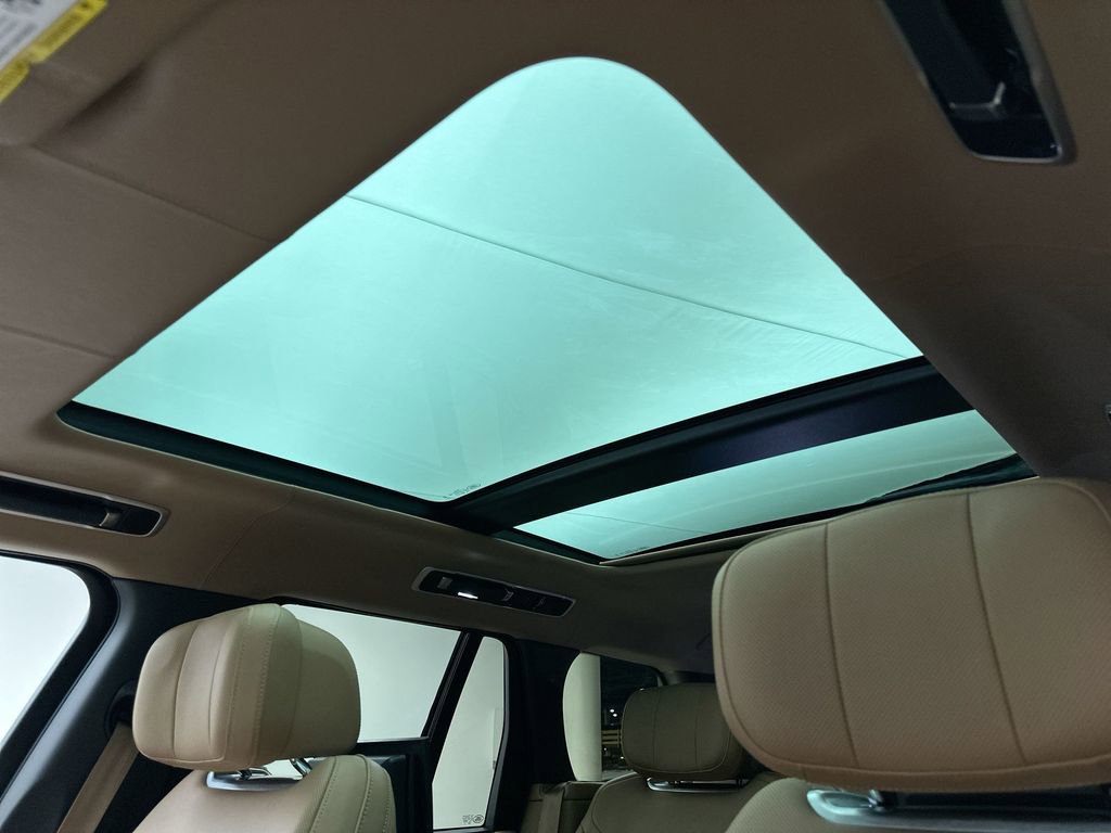 Used 2024 Land Rover Range Rover Autobiography image 24