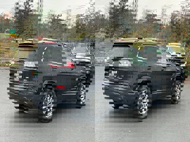 Used 2020 Jeep Cherokee Latitude Plus image 4