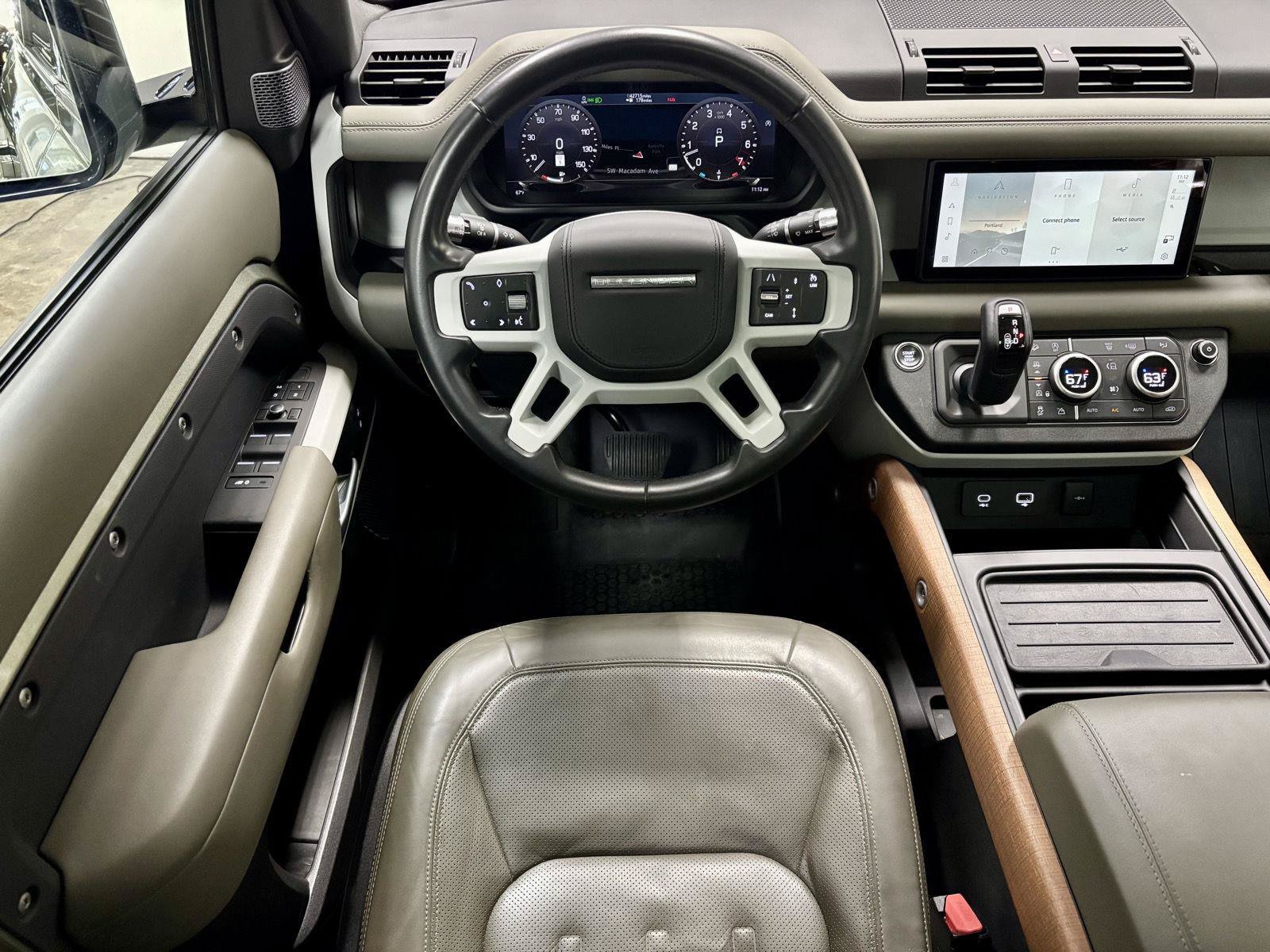 Used 2020 Land Rover Defender 110 HSE AWD/4WD image 2