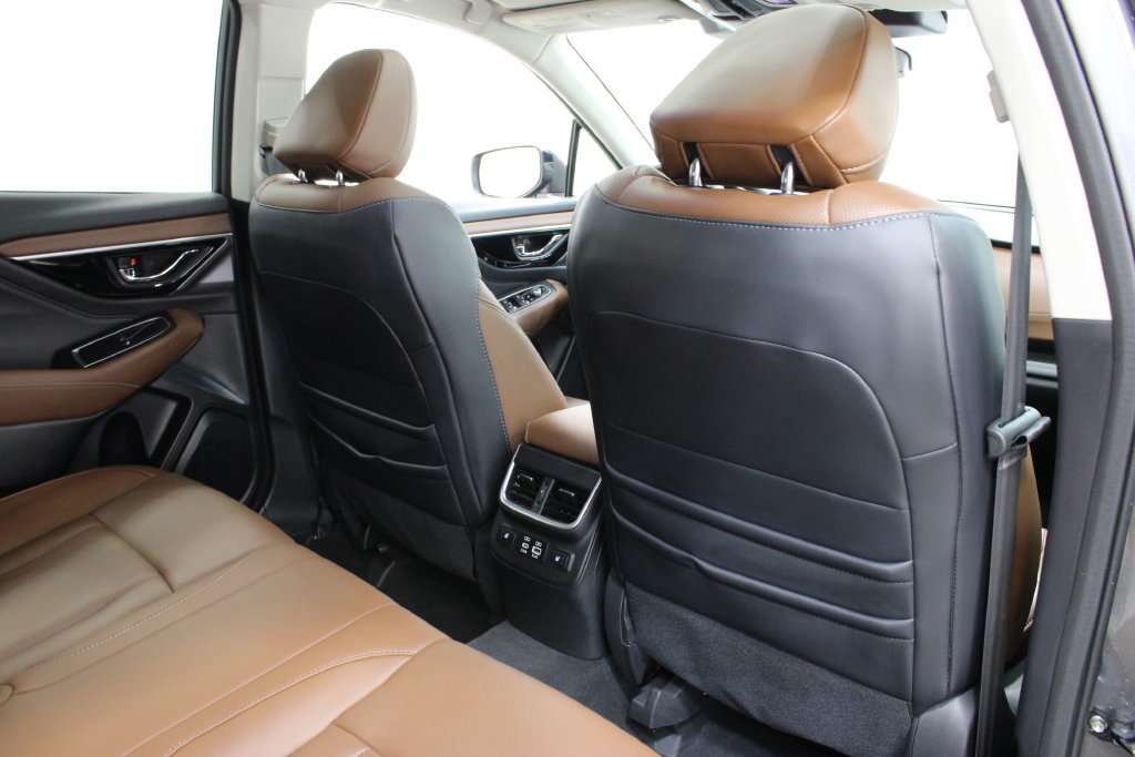 Used 2024 Subaru Outback Touring AWD/4WD image 22