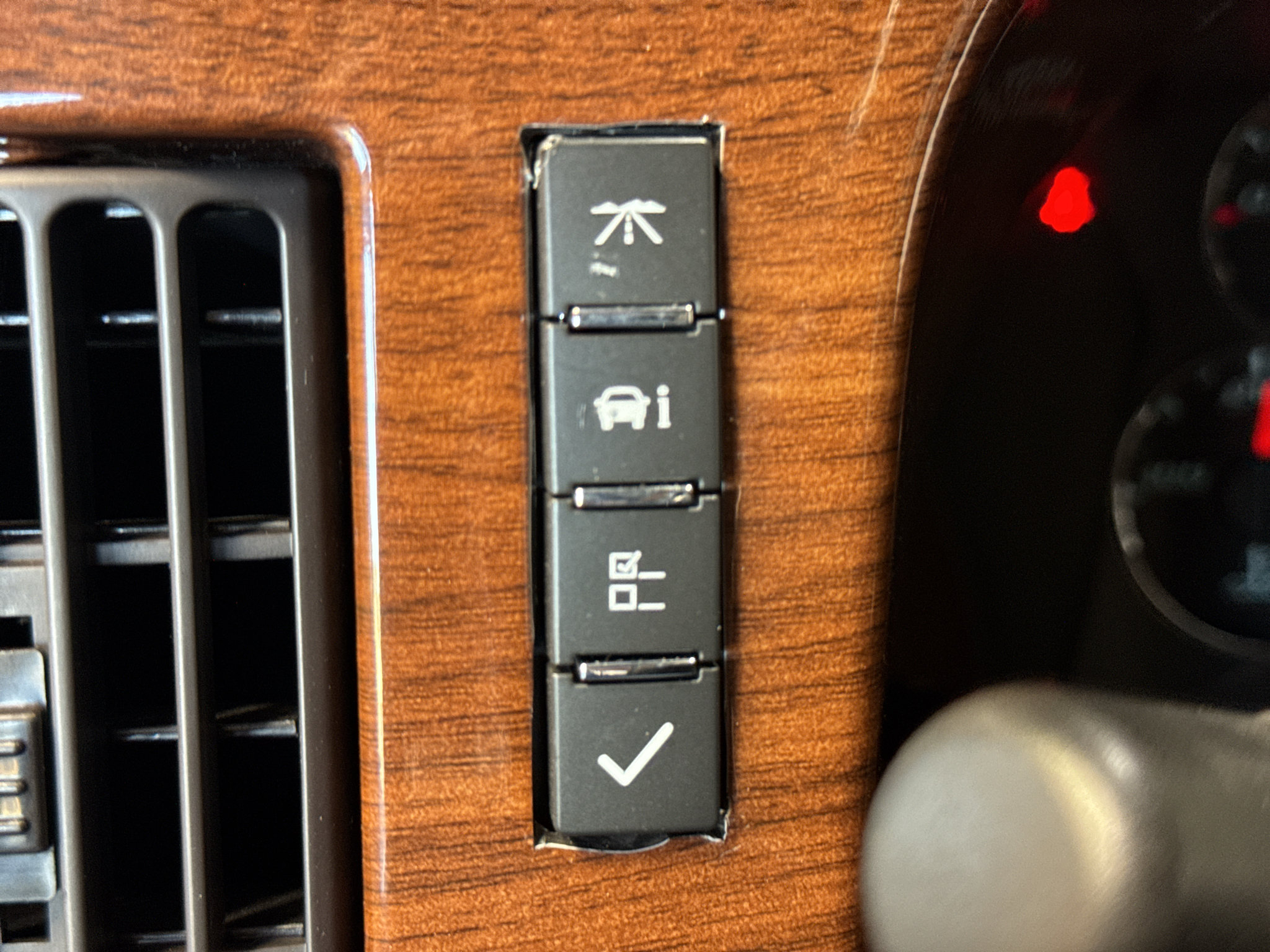 Used 2023 GMC Savana 2500 RWD image 36