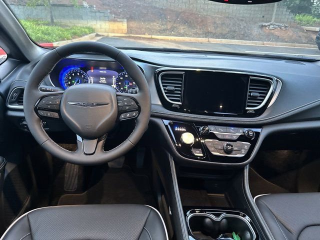 New 2026 Chrysler Pacifica Limited image 19