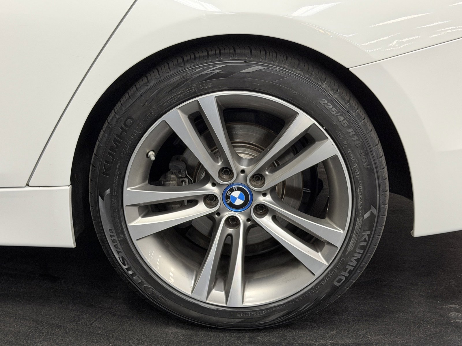 Used 2018 BMW 330e image 16