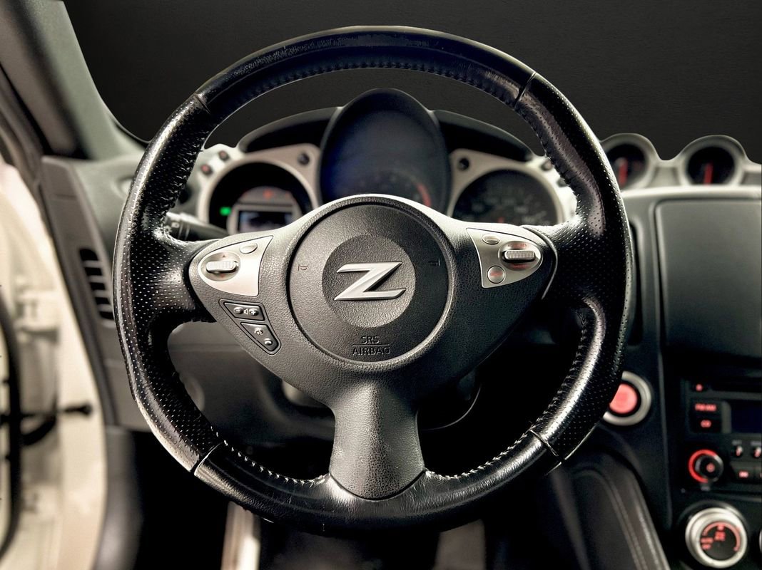 Used 2020 Nissan 370Z Coupe RWD image 12
