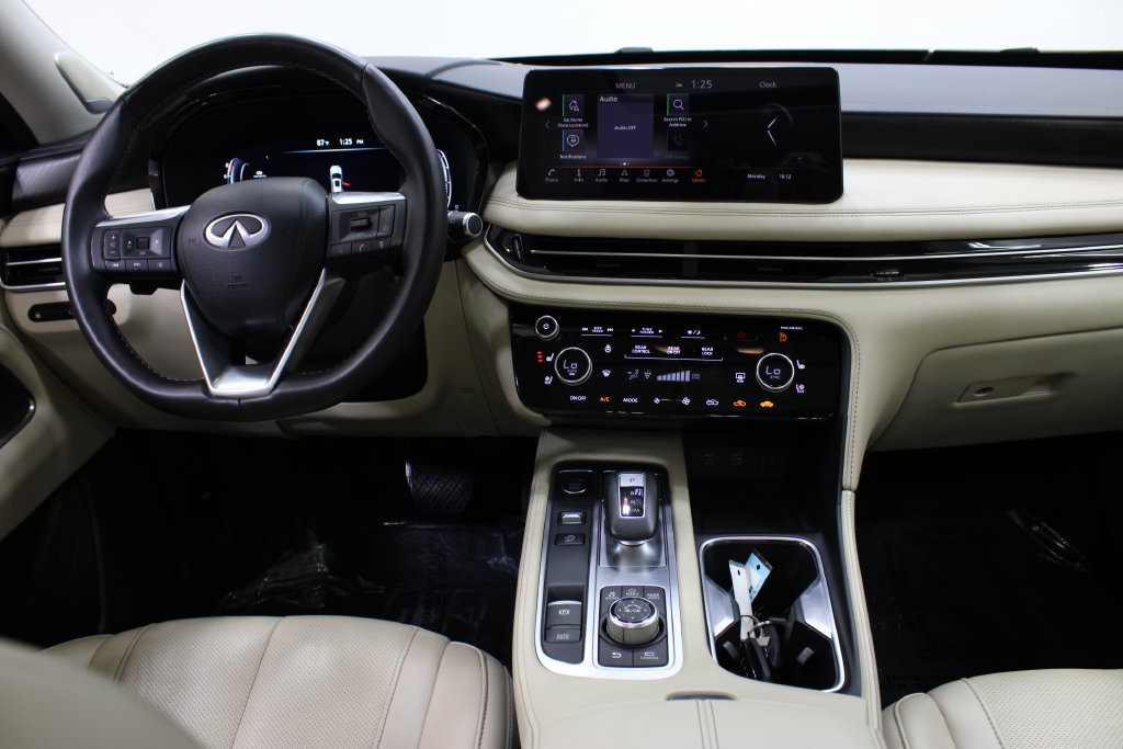 Used 2023 INFINITI QX60 Sensory w/ Vision Package AWD/4WD image 9