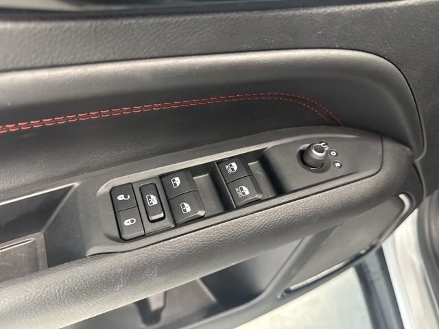 Used 2025 Jeep Compass Trailhawk AWD/4WD image 18