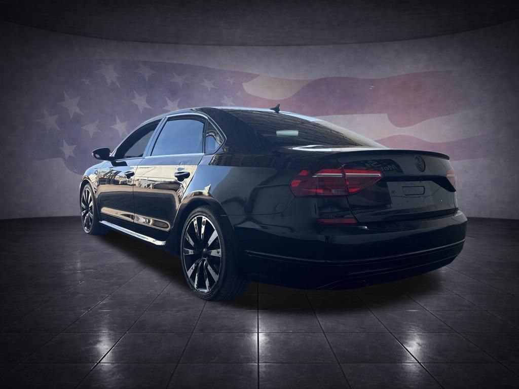 Used 2018 Volkswagen Passat 3.6 FWD image 3