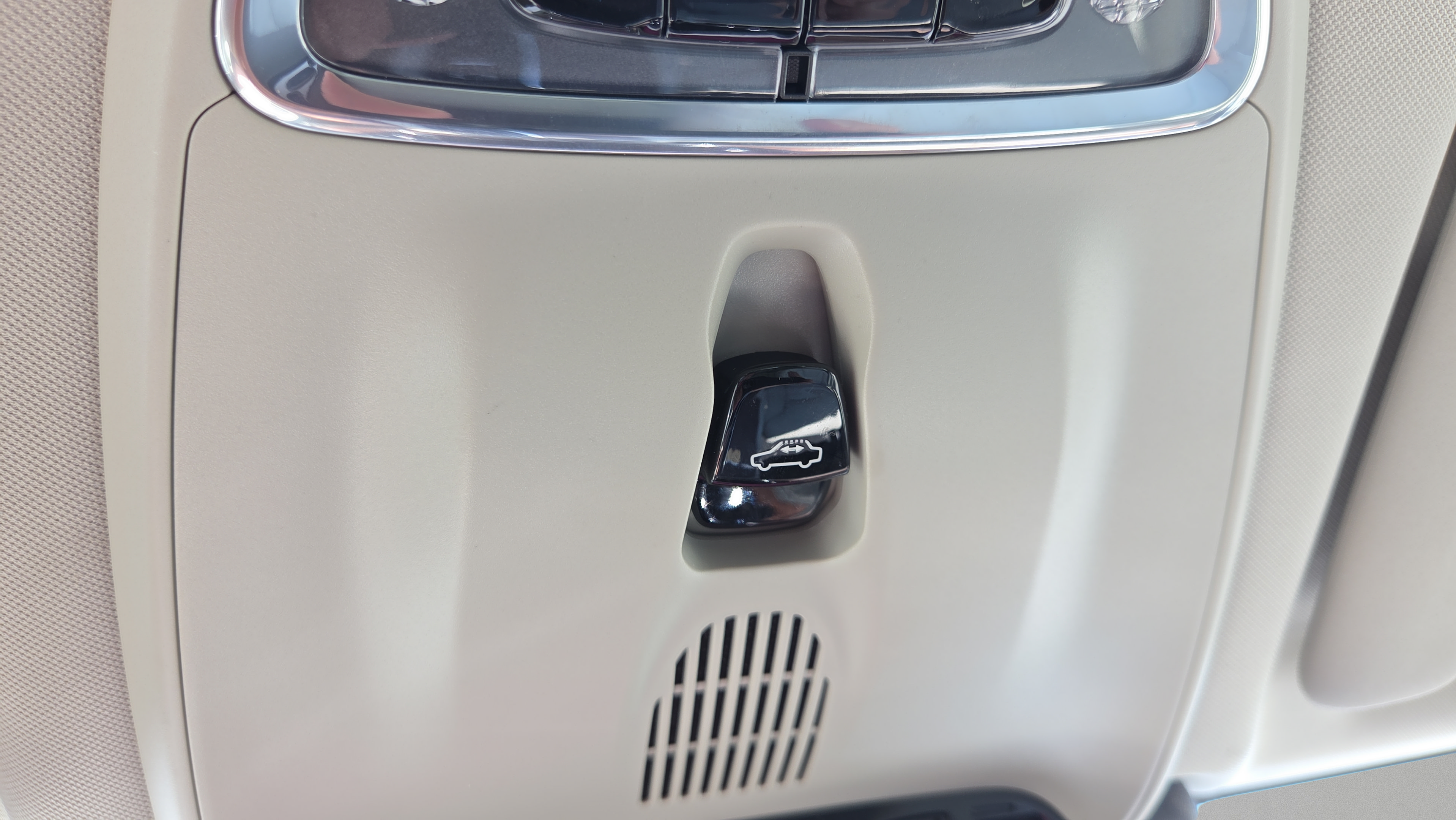 Used 2021 Volvo XC60 T5 Momentum w/ Premium Package AWD/4WD image 28