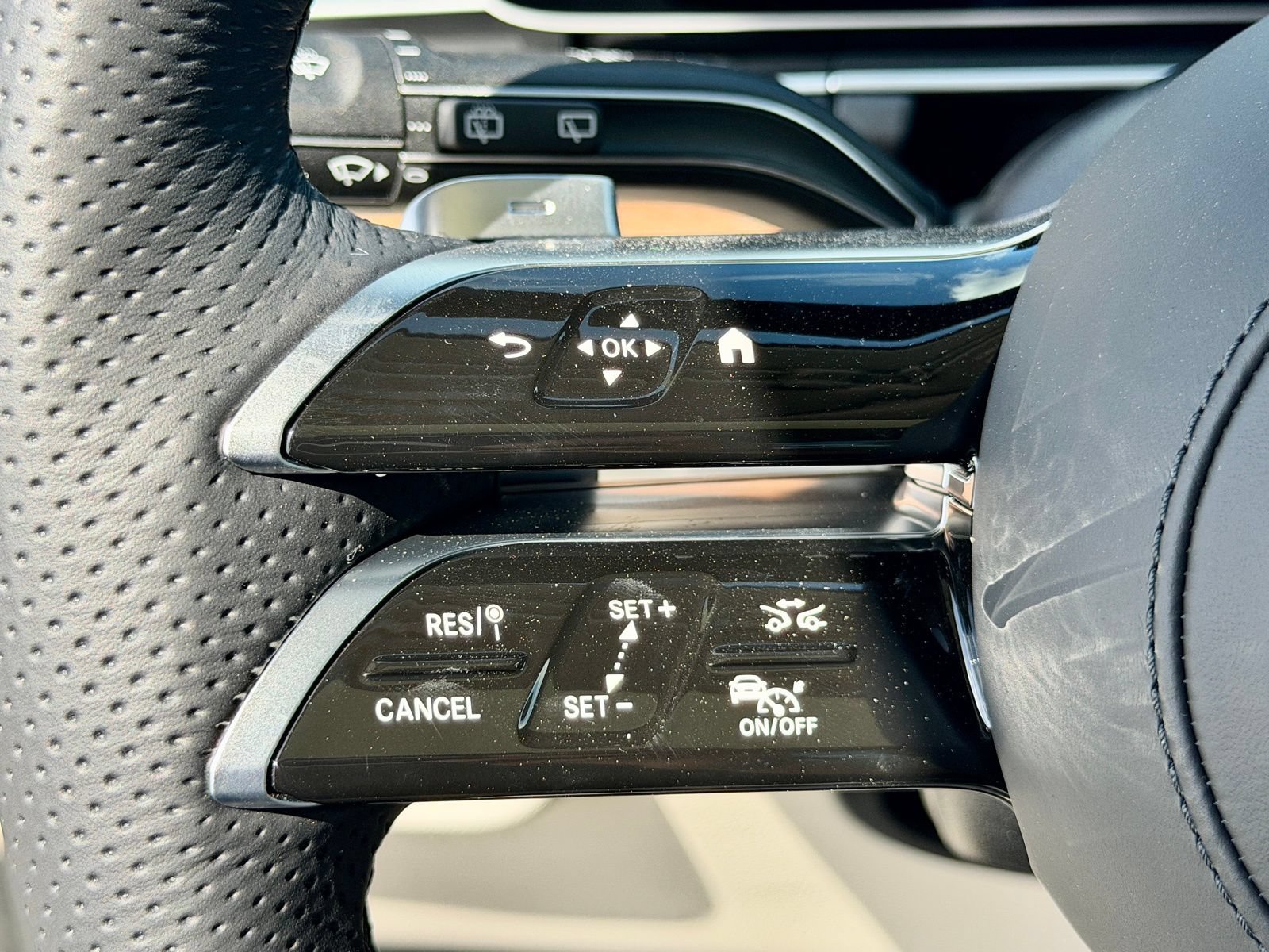 New 2026 Mercedes-Benz GLS 450 4MATIC image 22