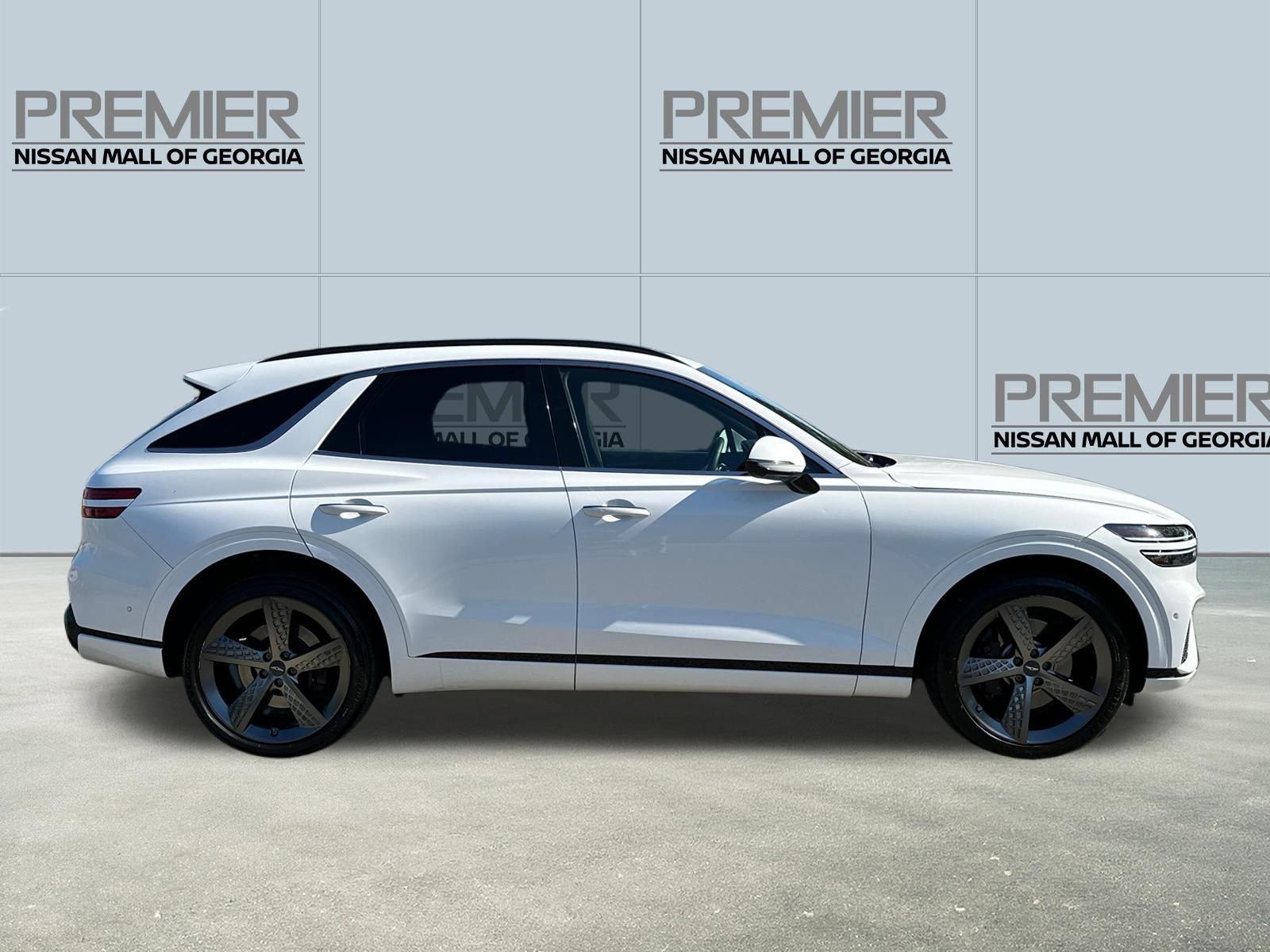 Used 2022 Genesis GV70 3.5T Sport w/ Sport Prestige Package AWD/4WD image 4