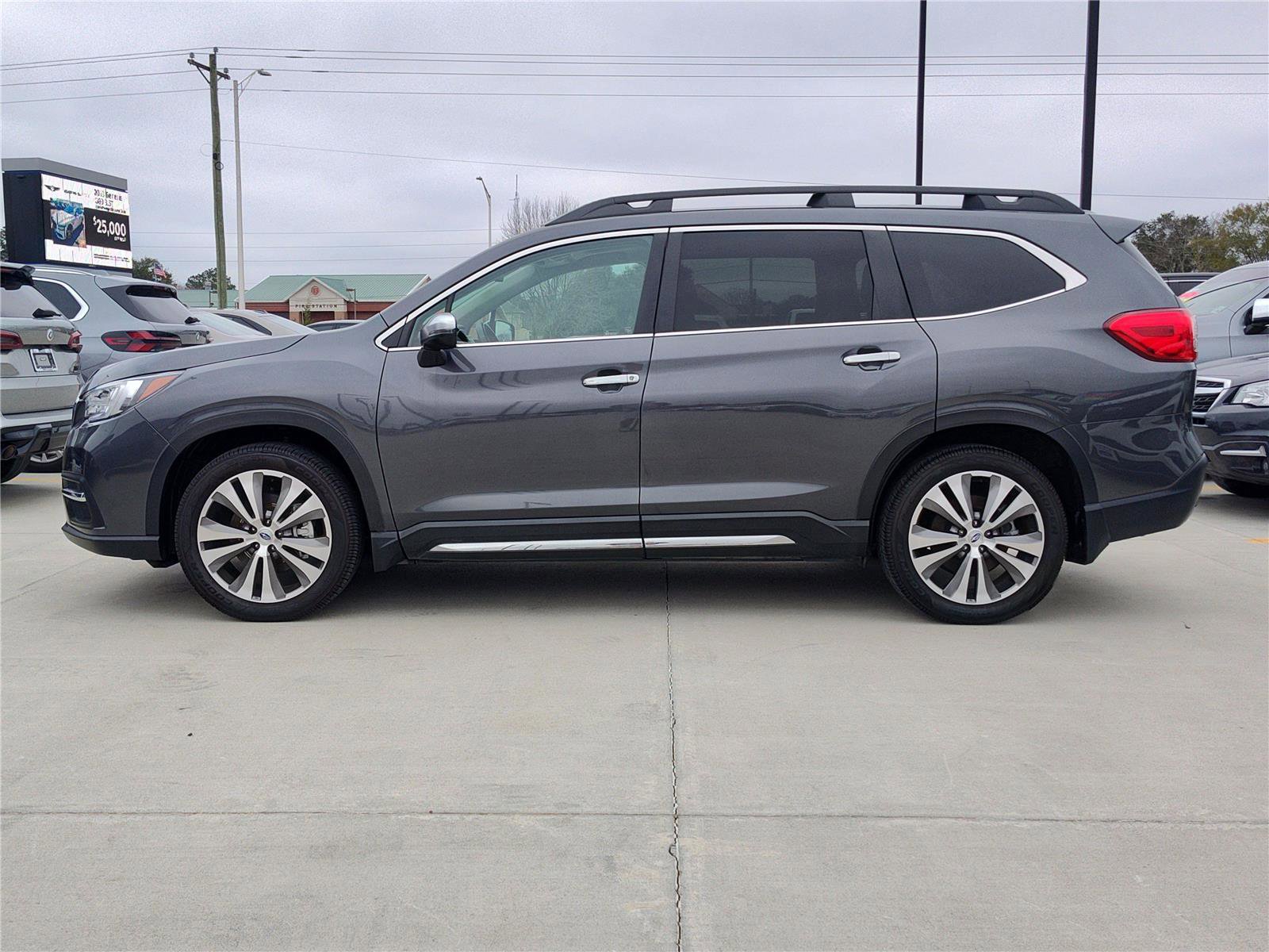 Used 2021 Subaru Ascent Touring w/ Popular Package #2 image 3