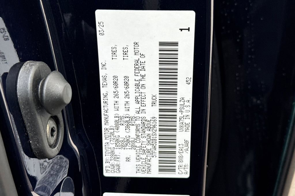 Used 2025 Toyota Tundra Limited image 36