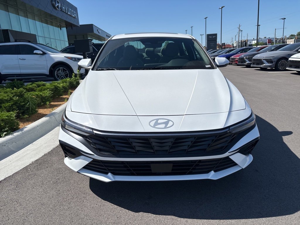 New 2025 Hyundai Elantra Limited image 2