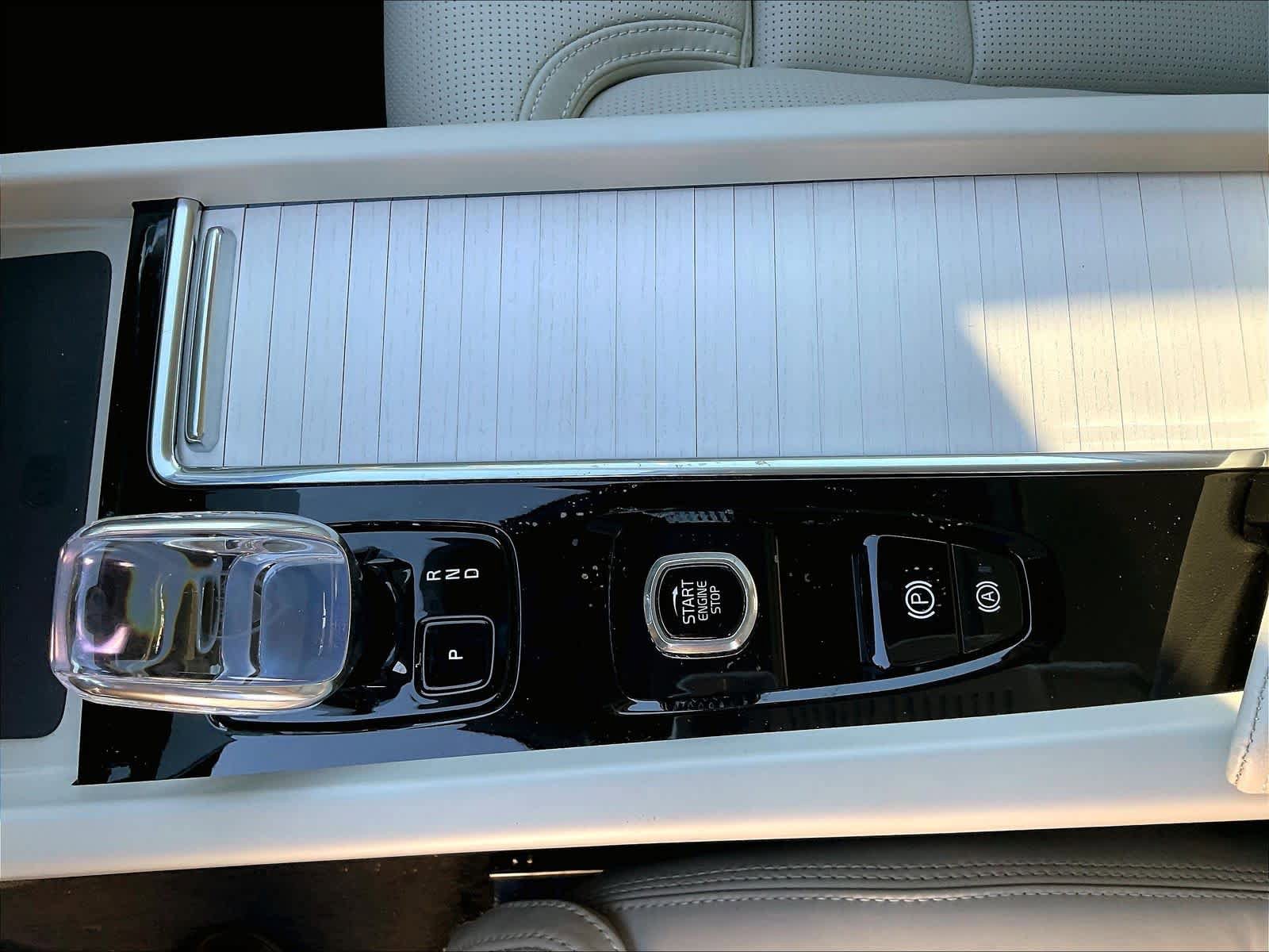 New 2026 Volvo XC60 B5 Ultra w/ Climate Package AWD/4WD image 10