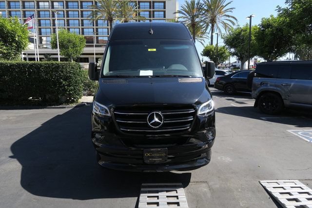 Used 2020 Mercedes-Benz Sprinter 3500 image 2