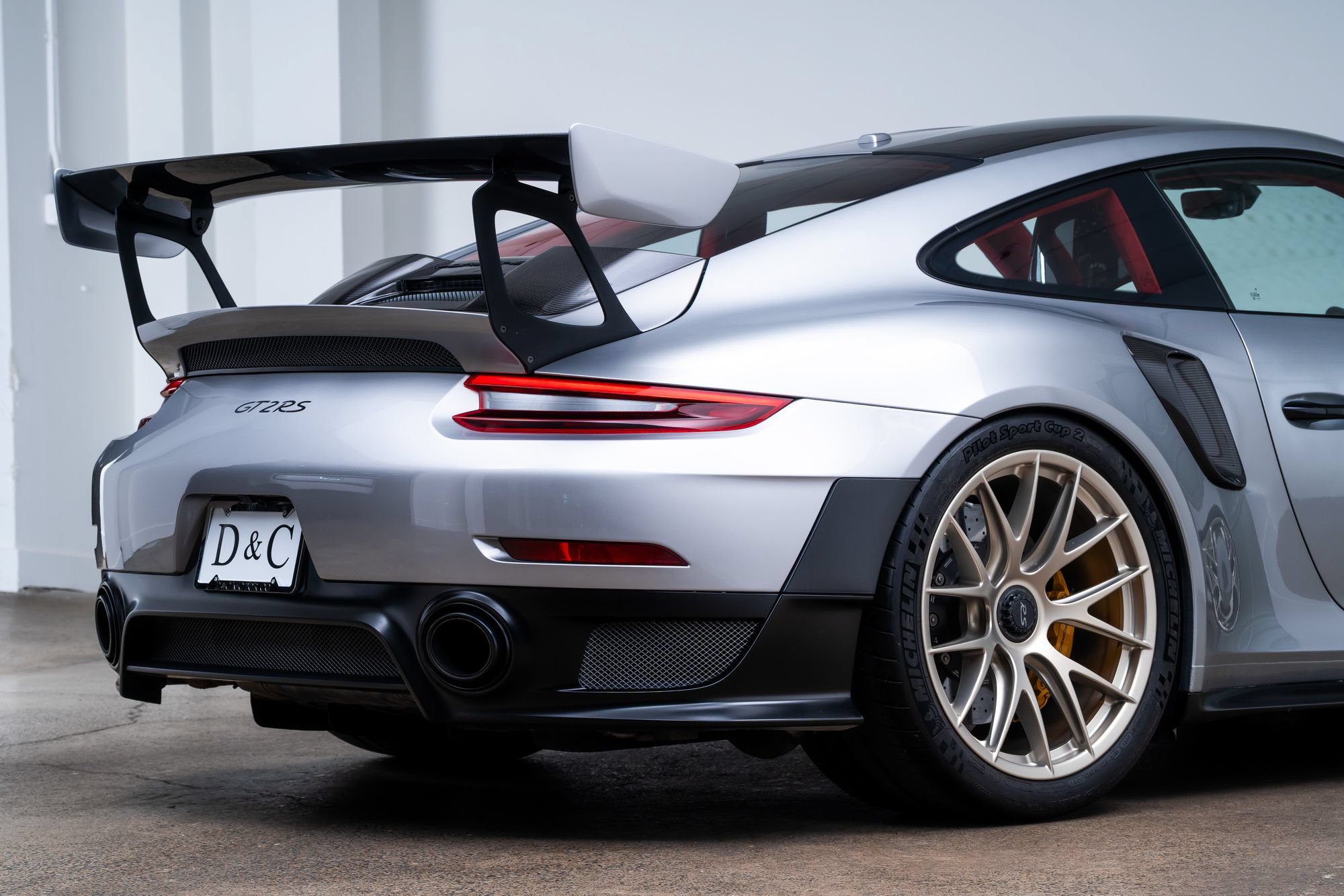 Used 2018 Porsche 911 GT2 RS w/ Weissach Package RWD image 15