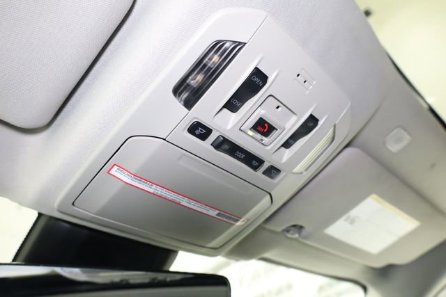 Used 2023 Toyota Highlander XLE image 27