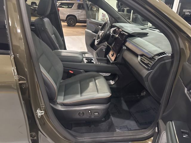 Used 2024 GMC Acadia AT4 w/ Luxury Package AWD/4WD image 34