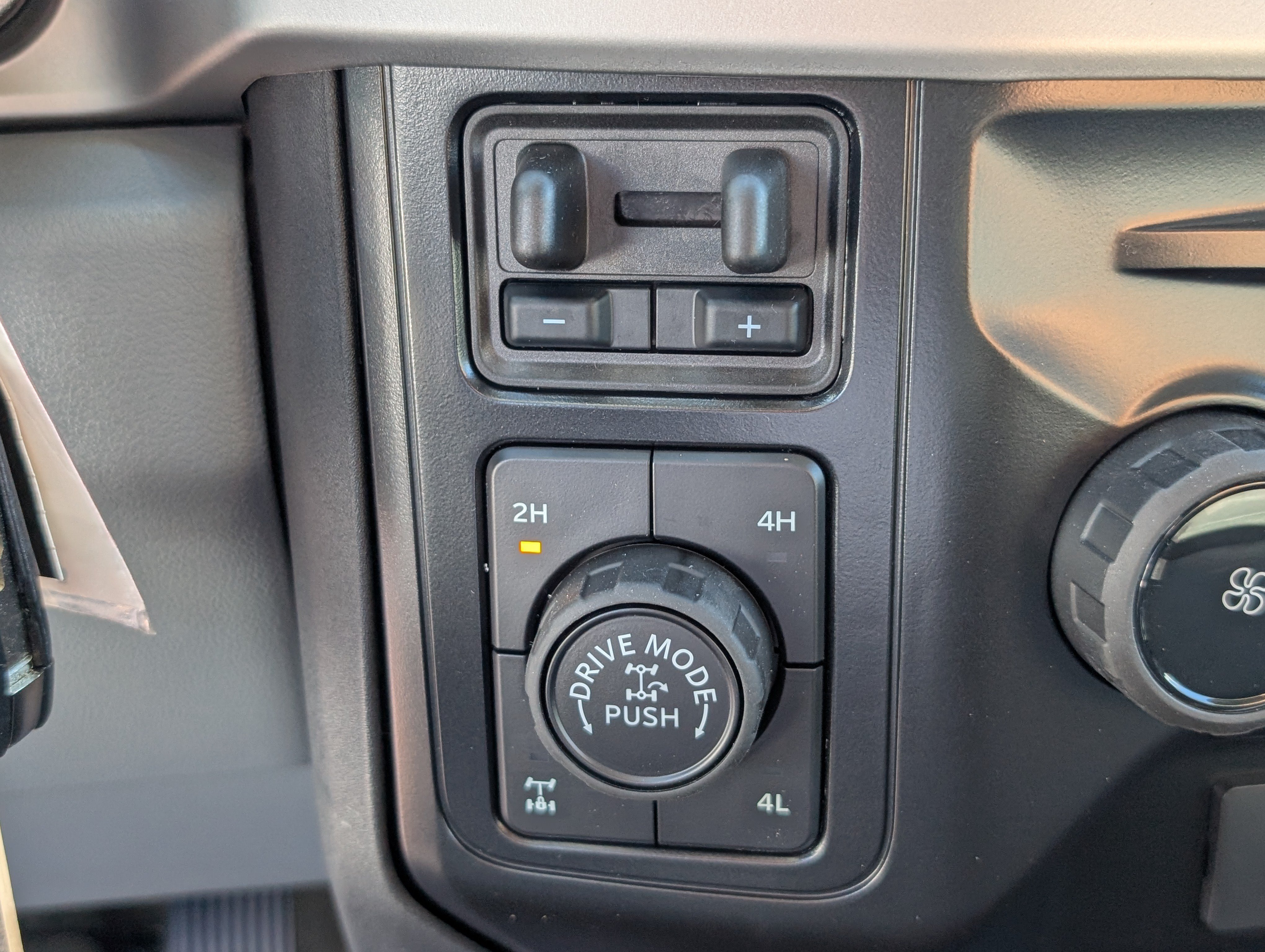 New 2027 Ford F250 XLT w/ Tremor Off-Road Package AWD/4WD image 22