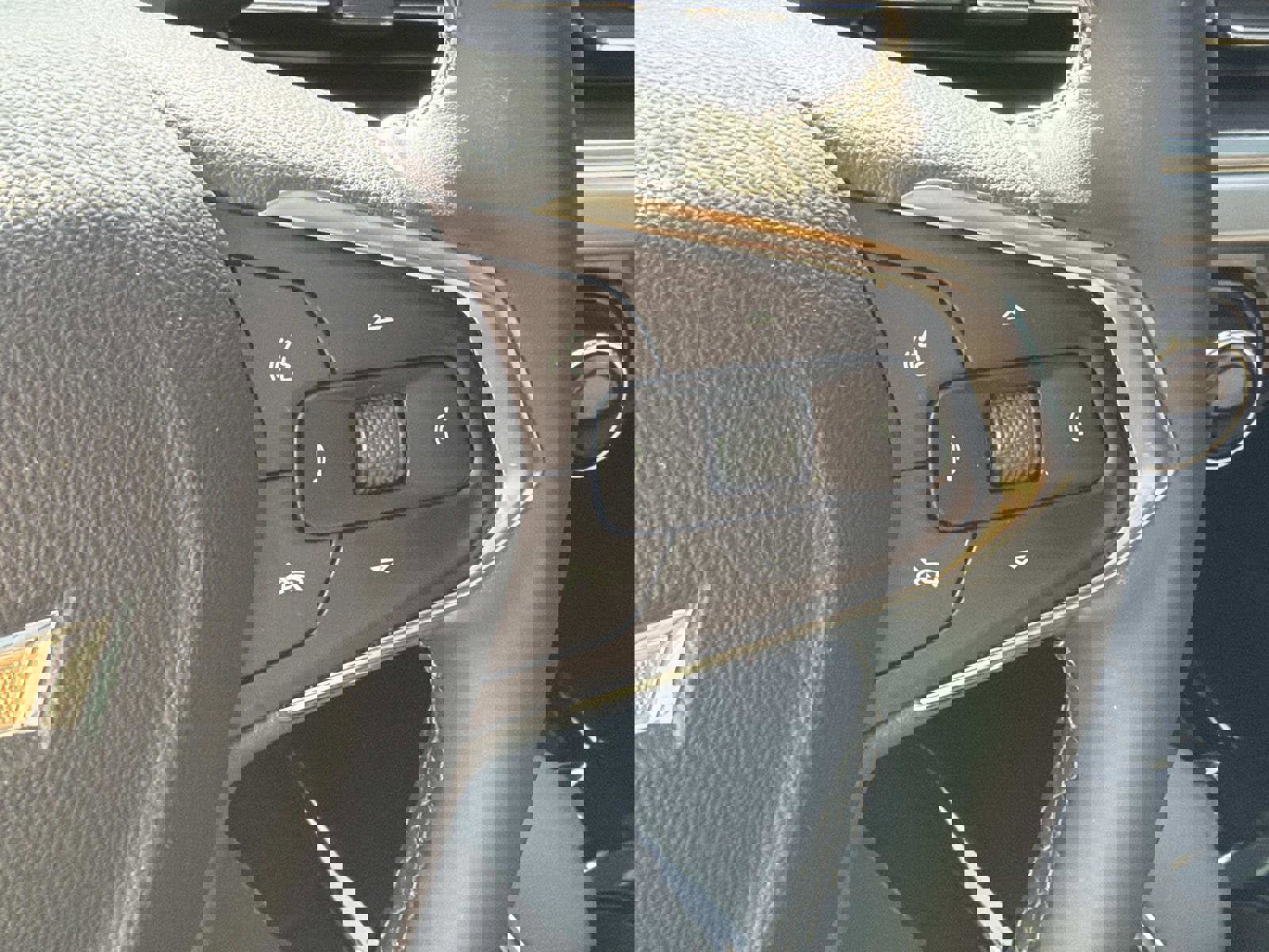 Certified 2025 Chevrolet Trax LT w/ Driver Confidence Package image 7