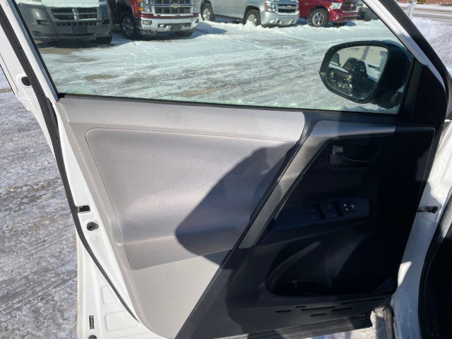 Used 2013 Toyota RAV4 LE image 11