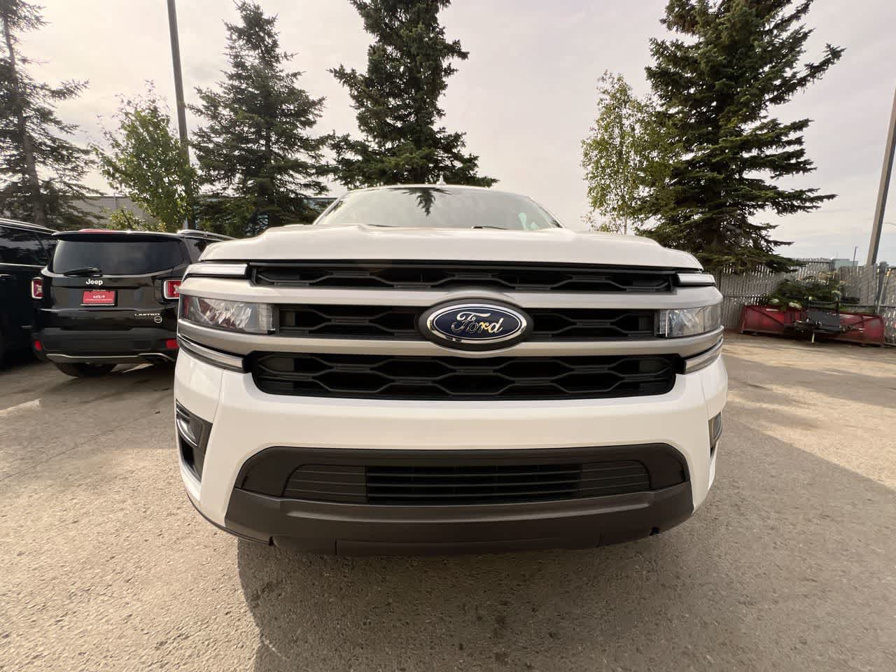 Used 2024 Ford Expedition Max XLT AWD/4WD image 29