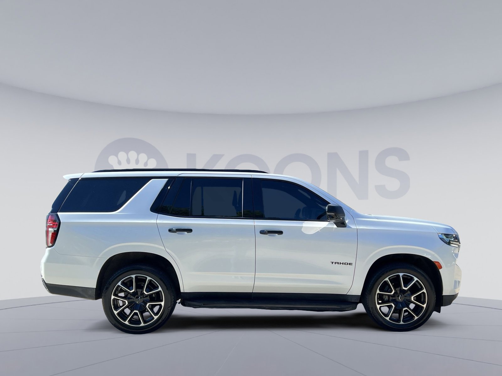 Used 2021 Chevrolet Tahoe RST w/ Luxury Package AWD/4WD image 17