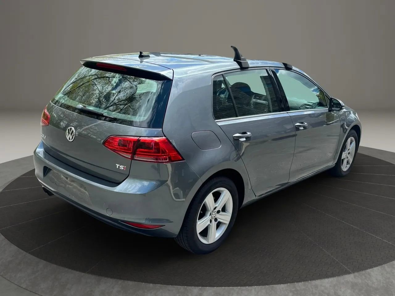 Used 2017 Volkswagen Golf S FWD image 11