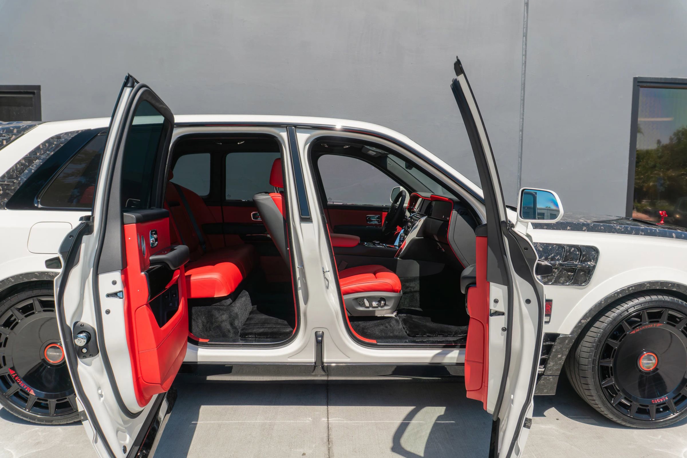 Used 2026 Rolls-Royce Cullinan AWD/4WD image 14