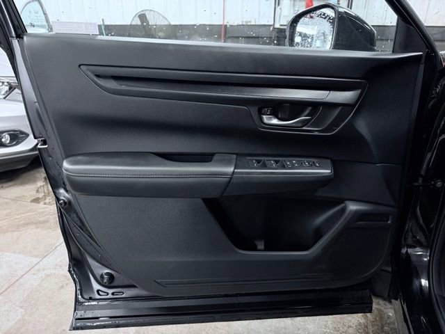 Used 2023 Honda CR-V LX image 11