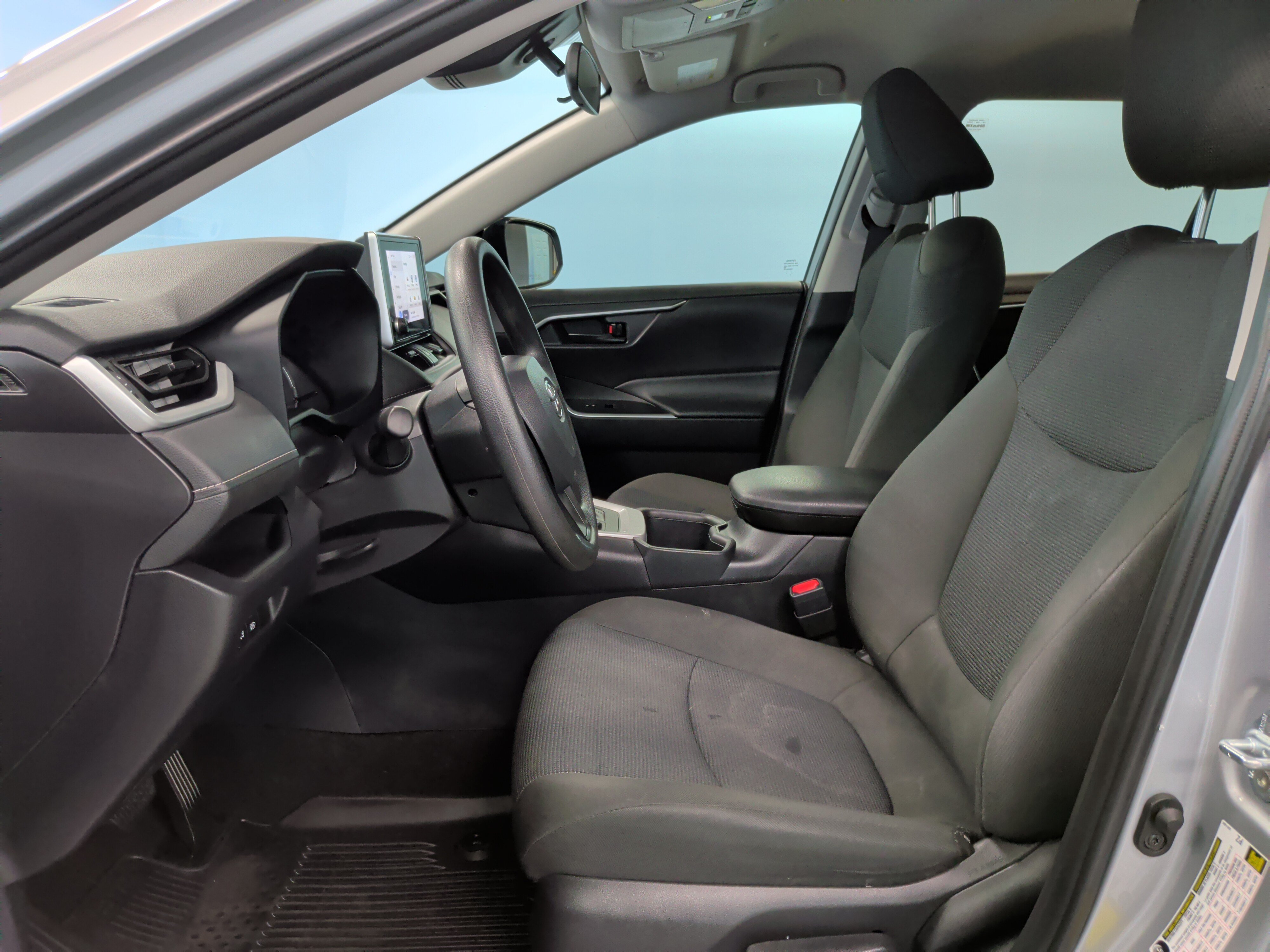 Certified 2025 Toyota RAV4 LE FWD image 26